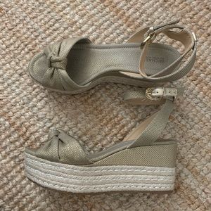 🌸 Michael Kors Platform Wedges 🌸